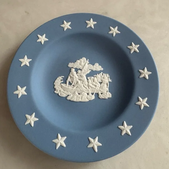 Wedgwood Society Blue Jasperware Crossing The Delaware Trinket Dish - Picture 2 of 5